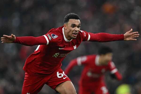 Premier League: victoria agónica del Liverpool ante el Fulham - Fútbol de la Premier League - ABC Color