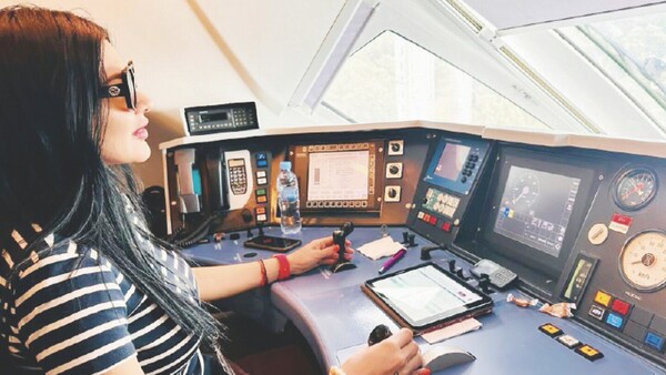 Maneja trenes en España y podría laburar en Paraguay