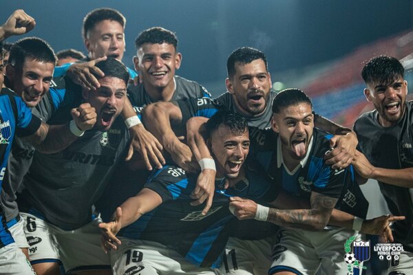 Versus / "Este plantel va por todo": El mensaje de Samudio luego consagrarse en Uruguay