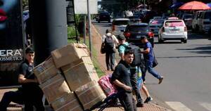La Nación / Dólar alto y lucha anticontrabando impactan en movimiento comercial de fin de año