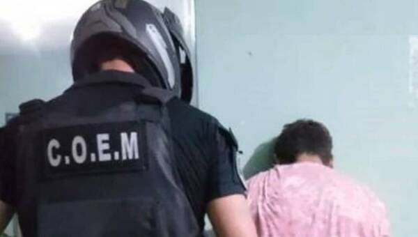 Salió a robar pero se le olvidó un detallecito importantísimo: lo agarraron en plena acción