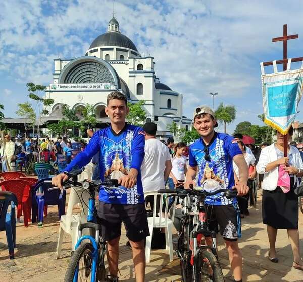 Ciclistas llegaron desde San Pedro a Caacupé - Nacionales - ABC Color