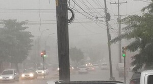 (VIDEO). Lluvias intensas tras el insoportable calor dominguero