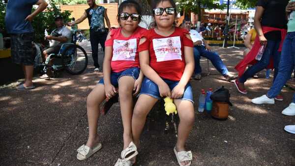 Milagro por dos: “La Virgen salvó la vida de mis hijas”