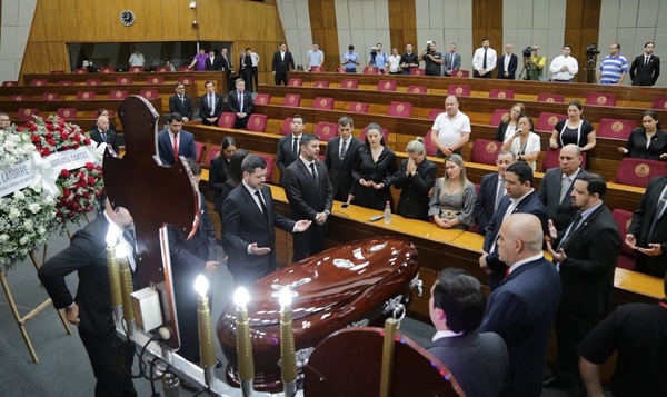 Homenaje y último adiós al diputado Walter Harms en el Congreso Nacional