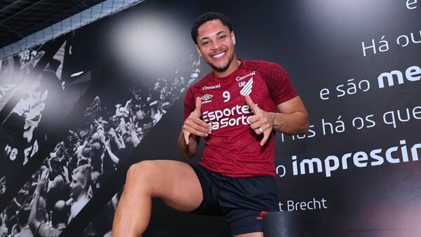 Vitor Roque se incorporará al Barça en enero