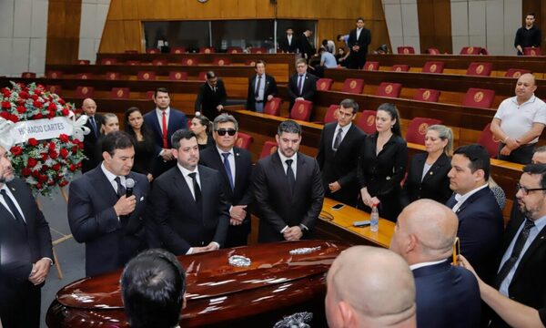Walter Harms fue despedido en el Congreso Nacional, upéi fue llevado a su valle