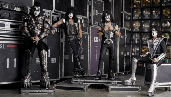 KISS cierra su gira "The End of the Road" y sube al escenario avatares digitales en su concierto final