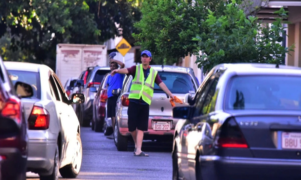 Inician el simulacro del estacionamiento tarifado con 100 cuidacoches en Asunción