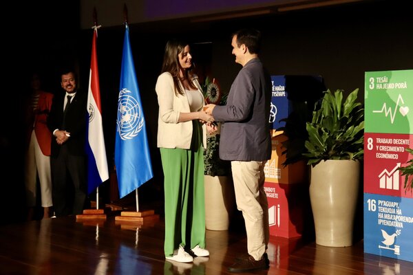 Mitic recibe reconocimiento por su programa 'Innovando'