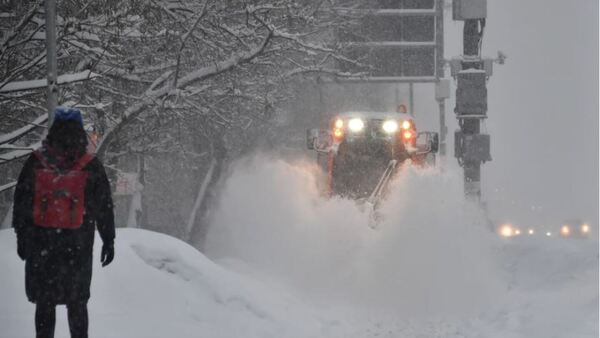 Moscú vive la mayor nevada en casi 150 años y Siberia se prepara para 50 grados bajo cero