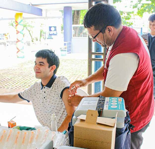 Realizan cierre de exitosa campaña de vacunación gratuita en la UPE | DIARIO PRIMERA PLANA