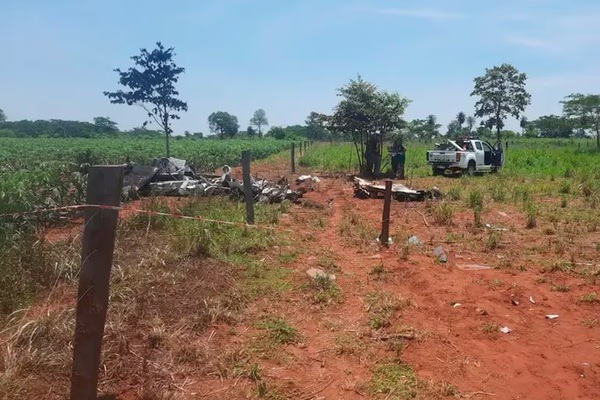 Pista mojada y pasto alto podrían haber sido las causas de fatal accidente de aviación