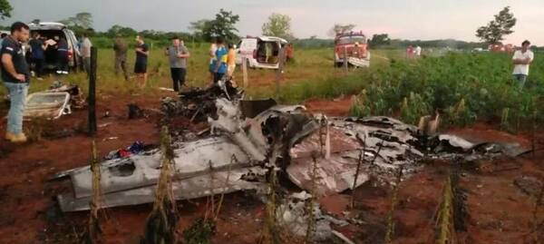 Investigan a fondo causa del accidente: ¿se le desprendió un ala a la avioneta y por eso cayó?