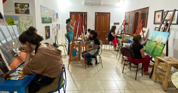 Diario HOY | Habilitan muestra “Naturalezas del Paraguay” en el hall de la Manzana de la Rivera