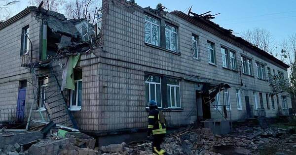 La Nación / Rusia ataca con más de 20 drones diversas zonas de Ucrania este lunes