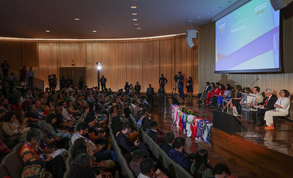 Brasil dice contar con España para superar oposición francesa al acuerdo con Mercosur - MarketData