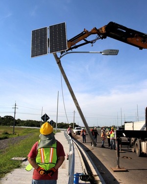 Diario HOY | Instalan sistema lumínico en puente Chaco'i