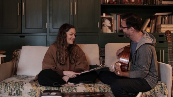 Kevin Johansen y Natalia Lafourcade, dos almas retros