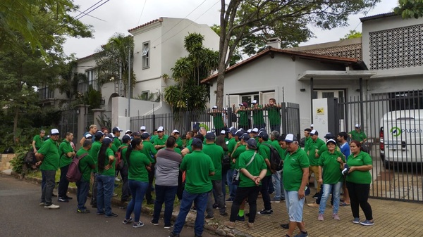 Cuidacoches ingresan como los primeros funcionarios contratados por Parxin - La Tribuna