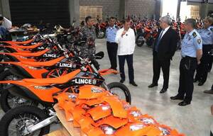 Policía recibe 600 motos para el Grupo Lince •