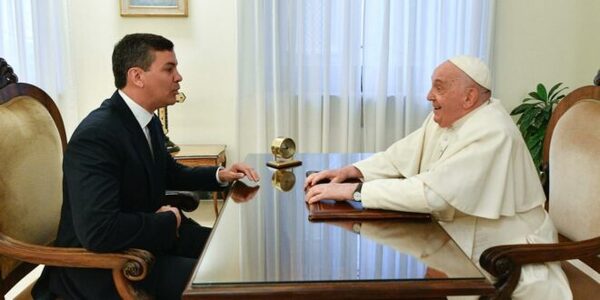 El Papa suspendió todas sus audiencias, salvo la que tenía prevista con el presidente paraguayo