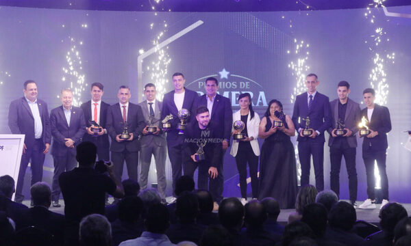 (GALERIA). La APF entregó todos los premios de la presente temporada en el fútbol profesional
