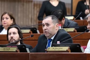 Escándalo en la Dinac: Senador pidió la contratación de uno de los detenidos