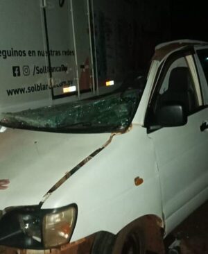 Borracho incrustó su vehículo por camión
