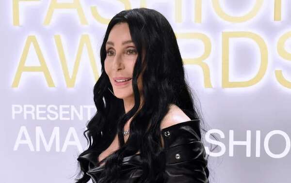 Cher, Elton John y Manuel Turizo compiten con Mariah Carey por la corona de esta Navidad - Música - ABC Color