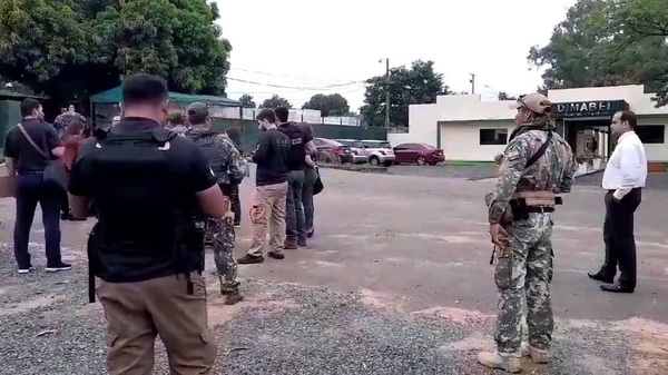 Dakovo: detienen a excomandante de FFAA y a exjefe de Dimabel