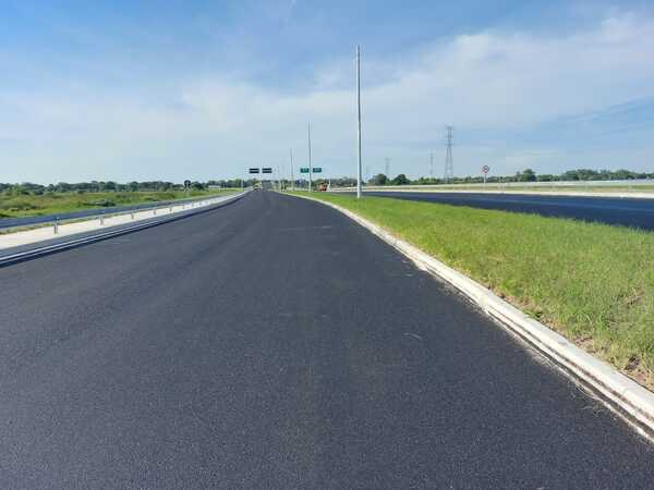 Con la pavimentación e instalación del sistema lumínico, el puente Héroes del Chaco transita su etapa final