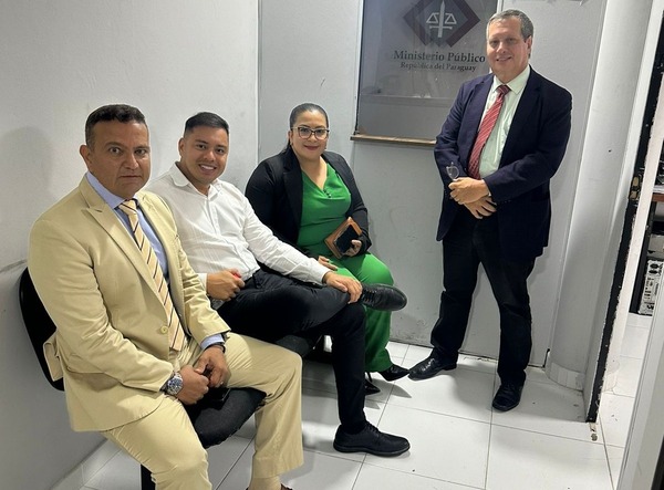 Funcionarios municipales arreados para manifestación en apoyo al intendente imputado - ADN Digital