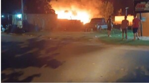 INCENDIO INTENCIONADO DEJA A UNA FAMILIA SIN HOGAR EN CONCEPCIÓN - La Voz del Norte