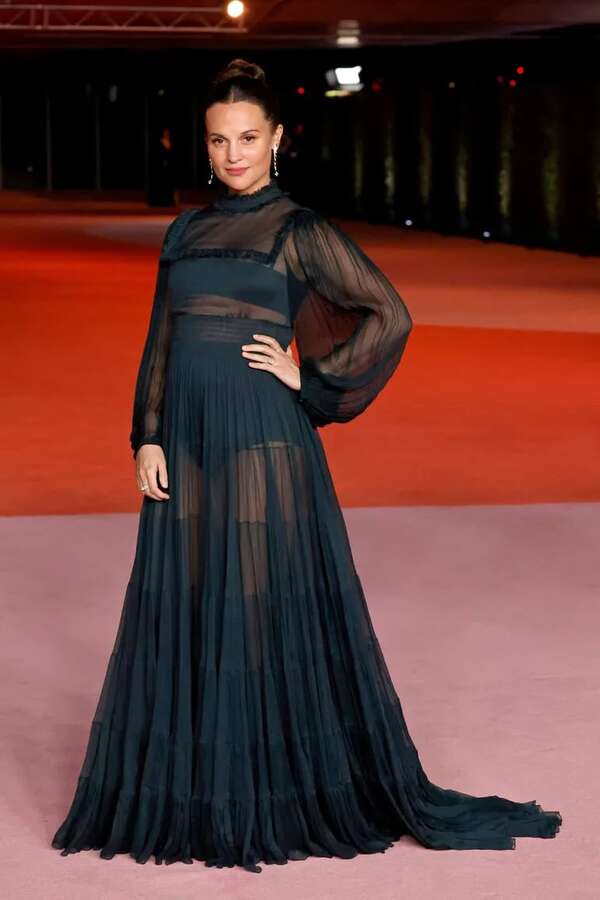 Alicia Vikander anunció su segundo embarazo en la Gala del Museo de la Academia - Gente - ABC Color