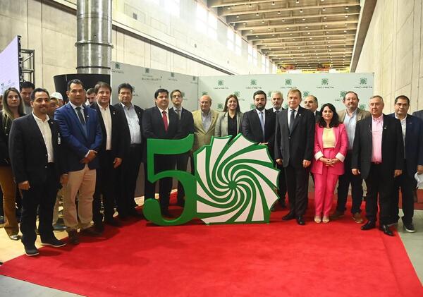 Destacan logros en medio siglo de Yacyretá y proyectan garantizar energía limpia y renovable a las futuras generaciones