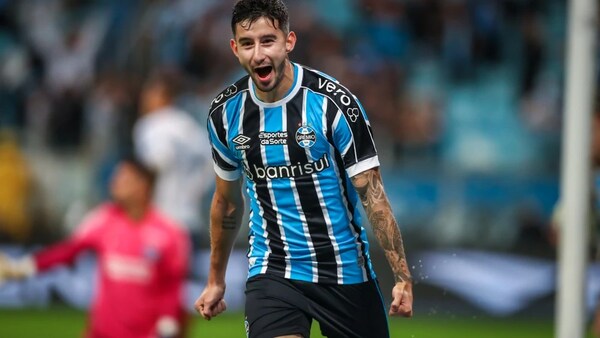 Mathías Villasanti, ovacionado como un ídolo en Gremio