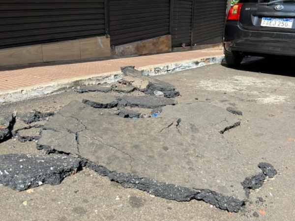 Avenida Adrián Jara quedó destrozada tras fuerte raudal - La Clave