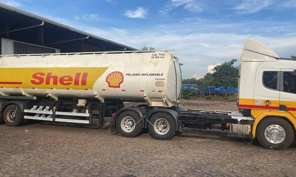 Imputan a camionero por contrabandear 28.000 litros de combustible