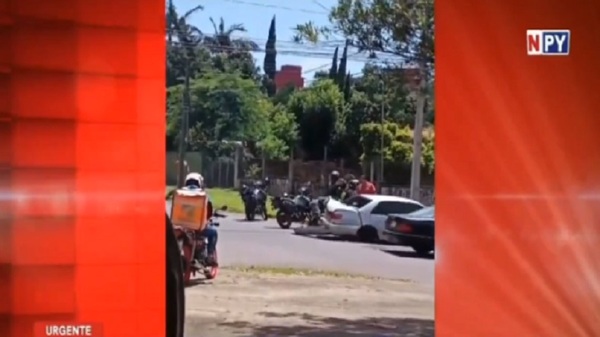 Encarnación: Chocó contra varios vehículos, huyó y fue detenido a balazos - Noticias Paraguay