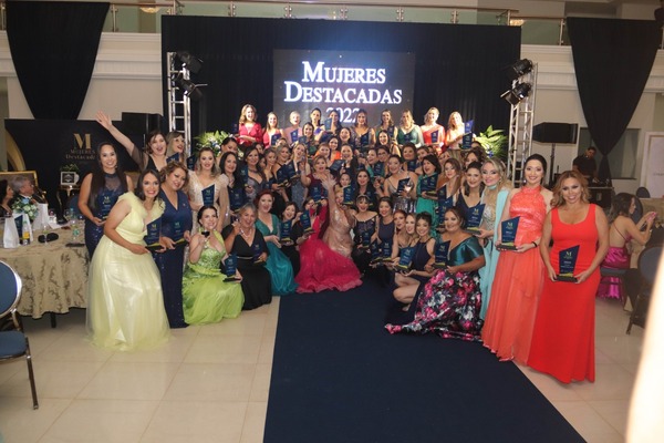 Premiarán a las 100 mujeres destacadas del año 2023 - La Clave