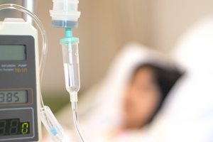 Menor de edad con heridas por arma blanca fue asistida en el Hospital Regional de PJC  - Oasis FM 94.3