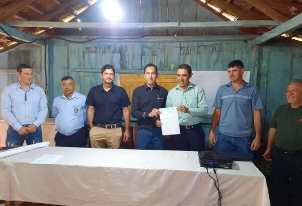 MUNICIPALIDAD DE NVA. ALBORADA REALIZA APORTE A LA ASOCIACIÓN DE PRODUCTORES AGROECOLOGICOS - Itapúa Noticias