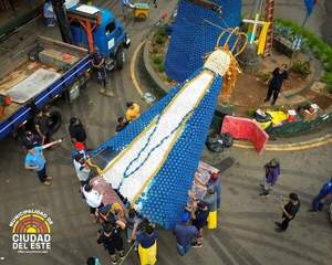 Entregan esta noche réplica de la Virgen de Caacupé hecha con botellas de plástico - ADN Digital