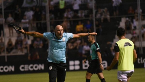 Tacuary renueva con Eutropio y mantendrá el plantel para el 2024