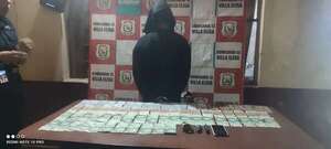 Policía logra capturar a uno de los supuestos asaltantes de un comercio de Luque y se recupera G. 4.000.000 - Policiales - ABC Color