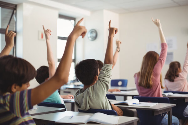 Insuficiente mejora en la evaluación PISA: Fallas estructurales y falta de inversión mantienen en rezago a los estudiantes paraguayos - MarketData