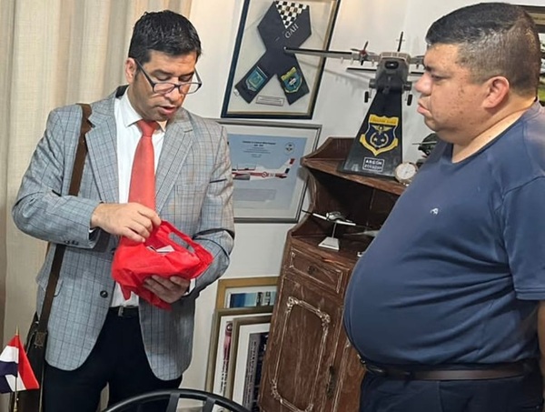 Excomandante de Fuerza Aérea proveía de contactos políticos a traficantes de armas