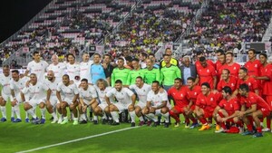 Leyendas de la Conmebol unidos en un partido amistoso entre sonrisas y abrazos