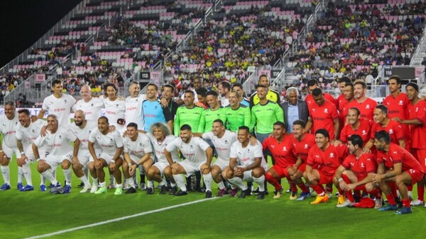 Leyendas de la Conmebol unidos en un partido amistoso entre sonrisas y abrazos